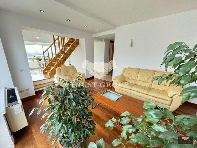 Penthouse cu 3 camere decomandat, mobilat în Clucerului