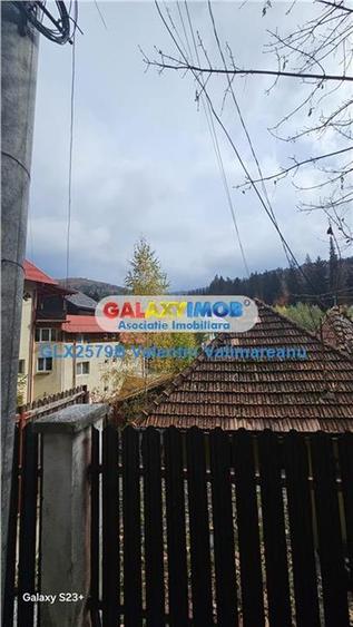Casă cu 3 camere cu Teren 50 Mp în Predeal