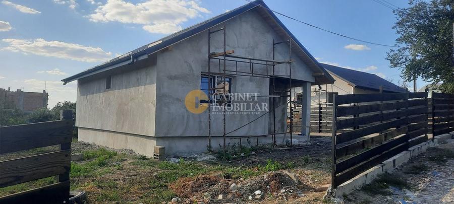 Casă individuală cu 3 camere cu Canalizare în Voinești