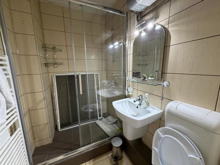 Apartament cu 4 camere semidecomandat, mobilat în Mărăști