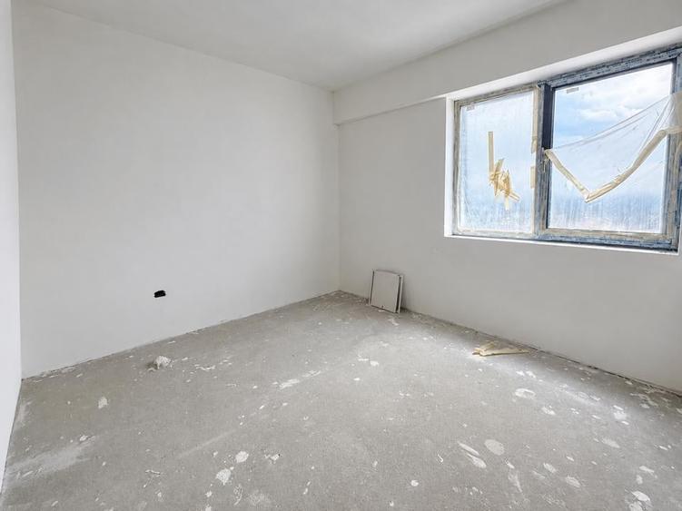 Apartament cu 3 camere decomandat în Calea Romanului