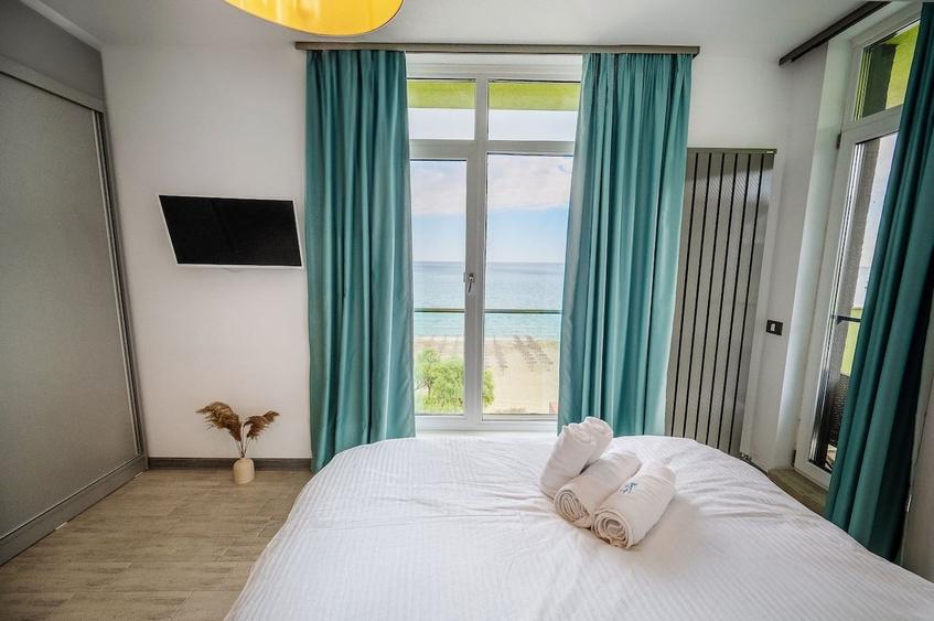 Apartament cu 3 camere decomandat în Mamaia-Sat