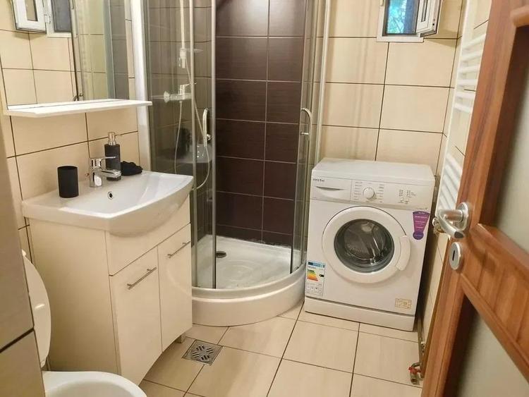 Garsonieră decomandată, mobilată în Gară