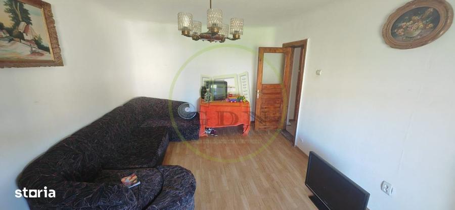 Apartament cu 4 camere decomandat în 1 Mai