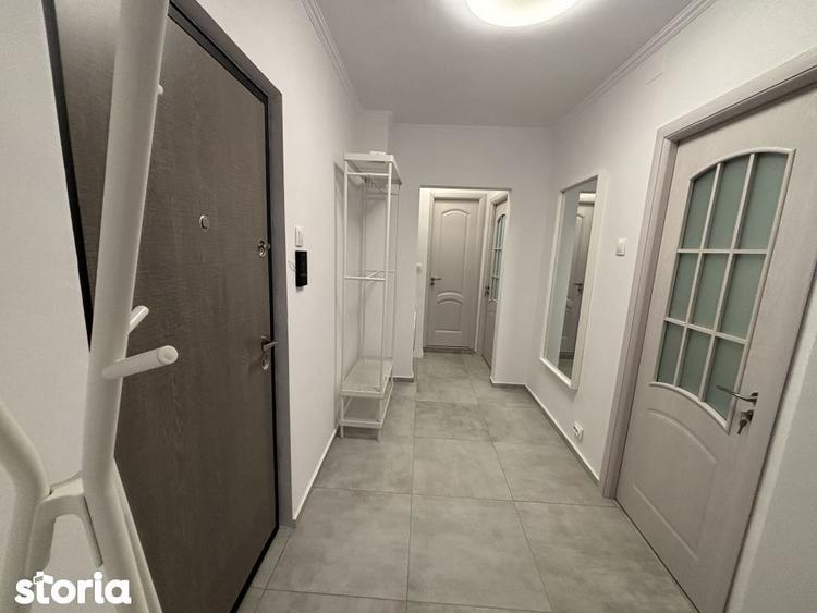 Apartament cu 3 camere decomandat, mobilat în Vitan