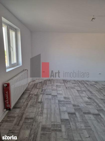 Casă cu 5 camere cu Canalizare în Central