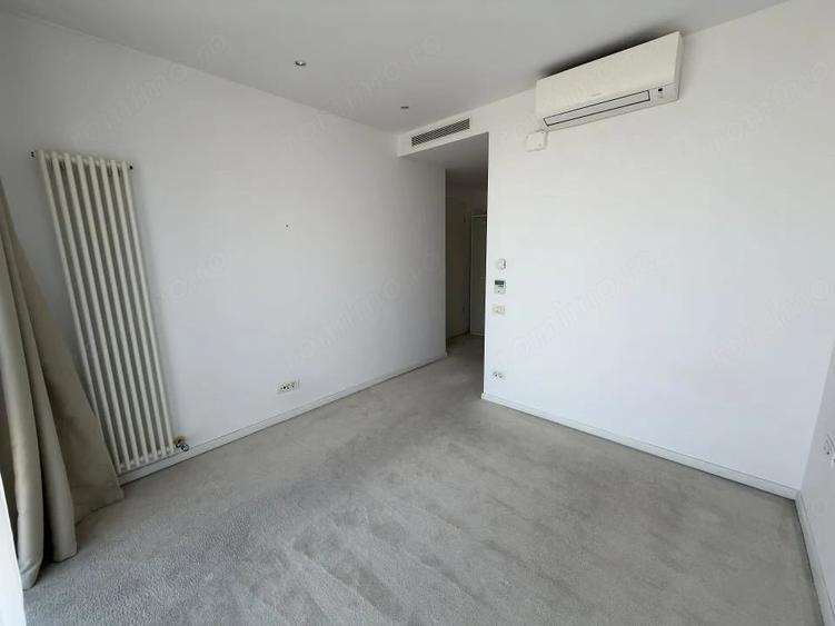 Apartament cu 3 camere în P-ța Universității
