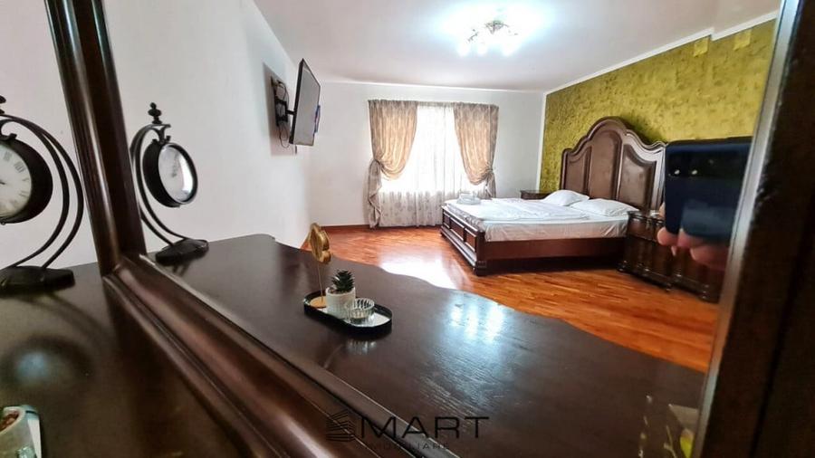 Casă cu 7 camere cu Teren 2550 Mp în Central