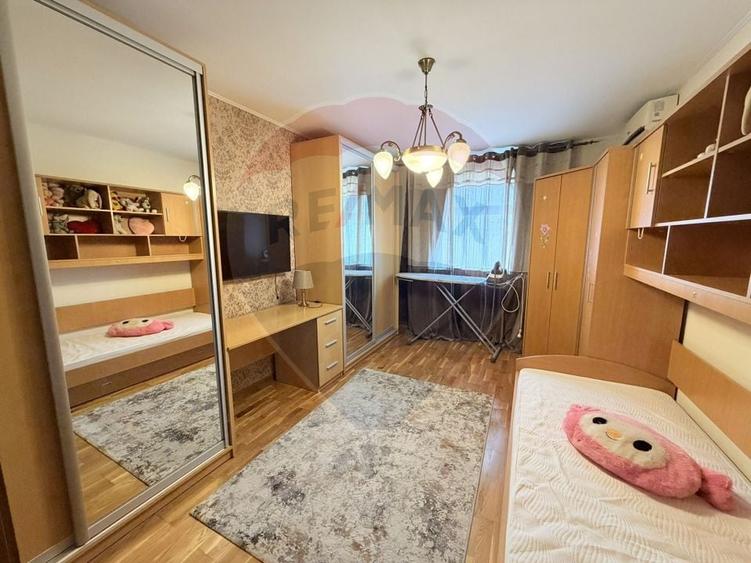 Duplex cu 4 camere cu Teren 108.81999969482 Mp în Radu Negru