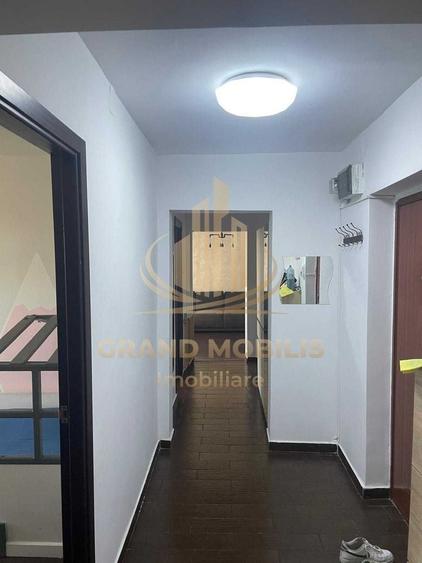 Apartament cu 4 camere semidecomandat, mobilat în Brâncoveanu