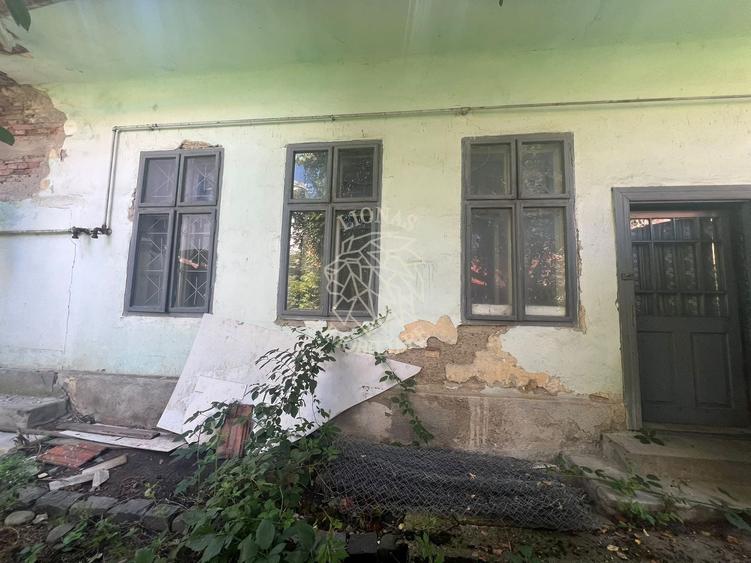 Casă individuală cu 2 camere cu Canalizare în Central