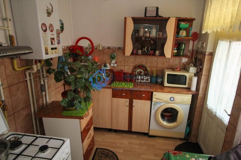 Casă individuală cu 3 camere cu Canalizare în Ultracentral