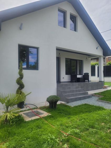 Casă individuală cu 3 camere cu Canalizare în Valu lui Traian