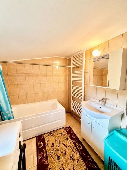 Casă cu 4 camere în Petrești