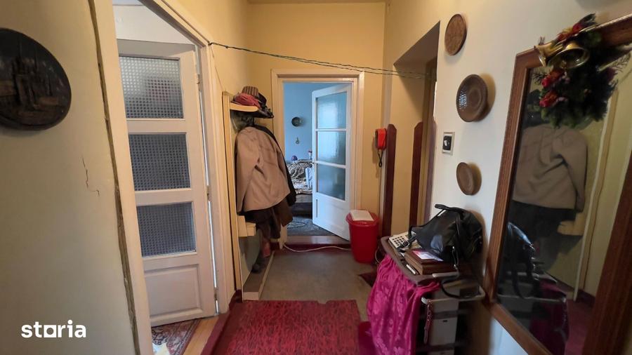 Apartament cu 2 camere decomandat în Petros