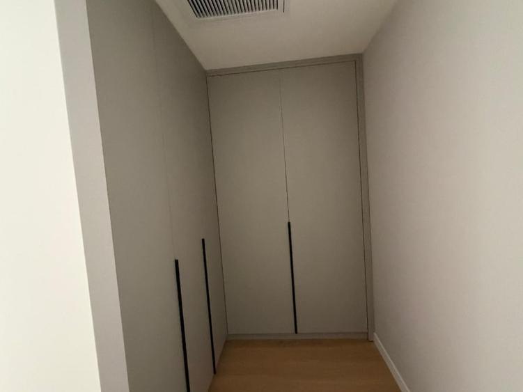 Casă individuală cu 5 camere cu Canalizare în Central