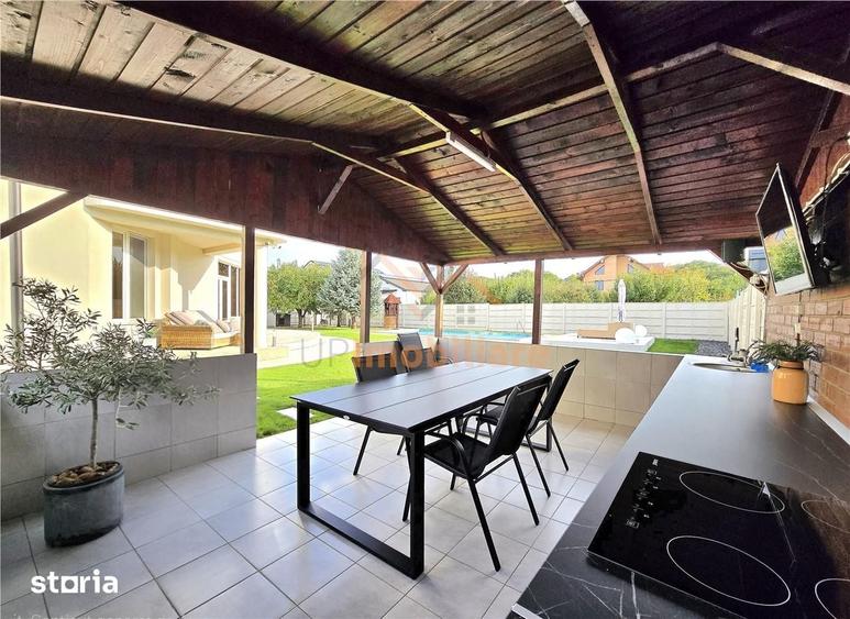 Casă cu 6 camere cu Teren 1178 Mp în Sânmartin