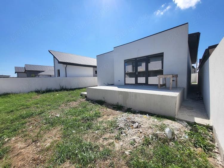 Casă cu 4 camere cu Teren 373 Mp în Agigea