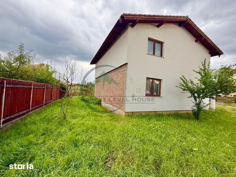 Casă cu 5 camere cu Teren 500 Mp în Sânpetru