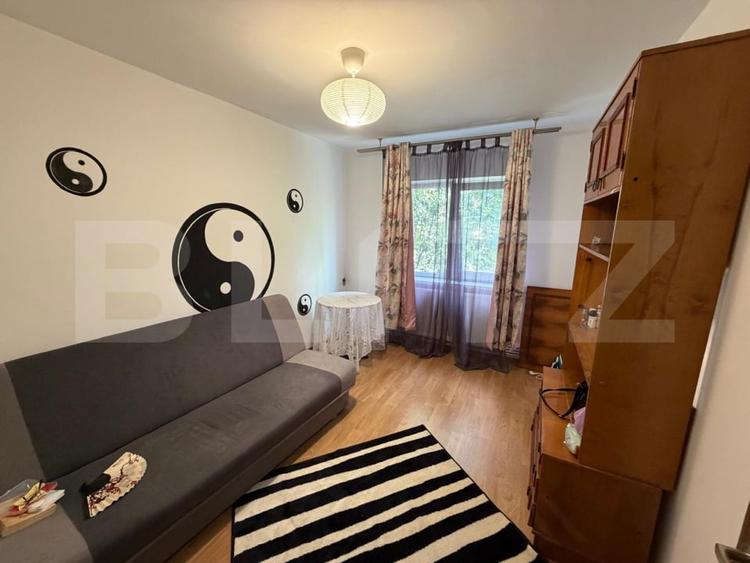 Apartament cu 3 camere decomandat în Rovine