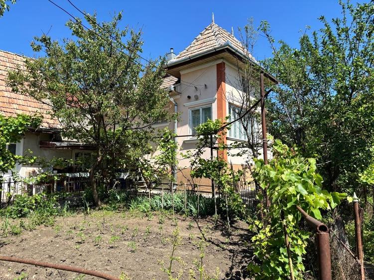 Casă cu 3 camere în Central