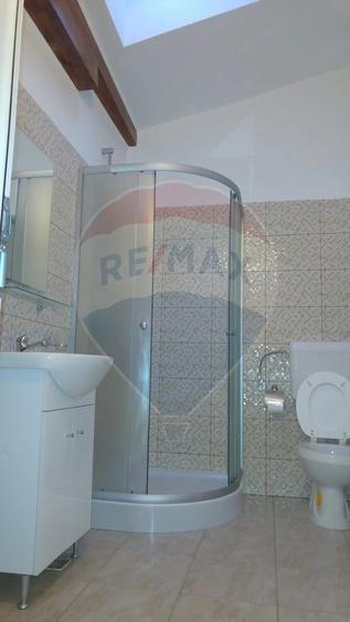 Casă cu Teren 396 Mp în Central