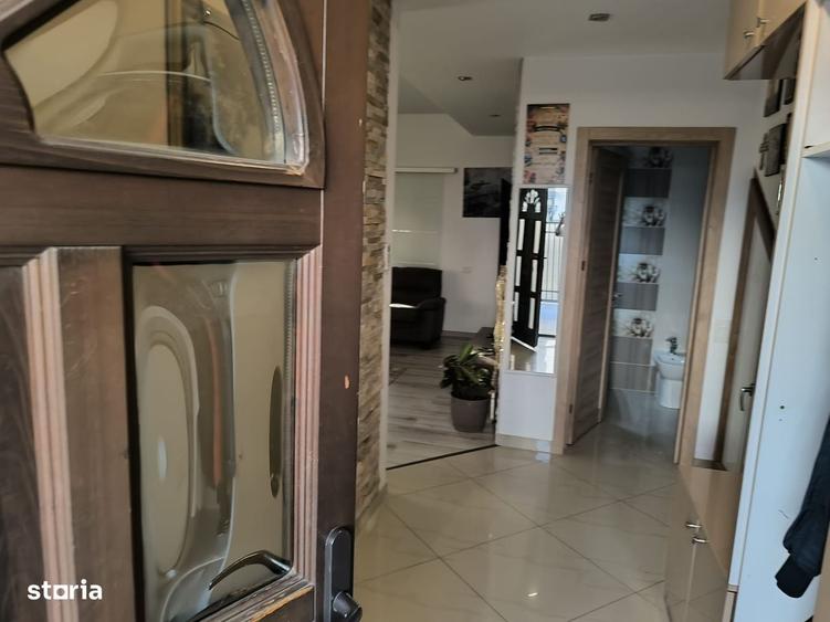 Casă cu 4 camere cu Teren 250 Mp în Central