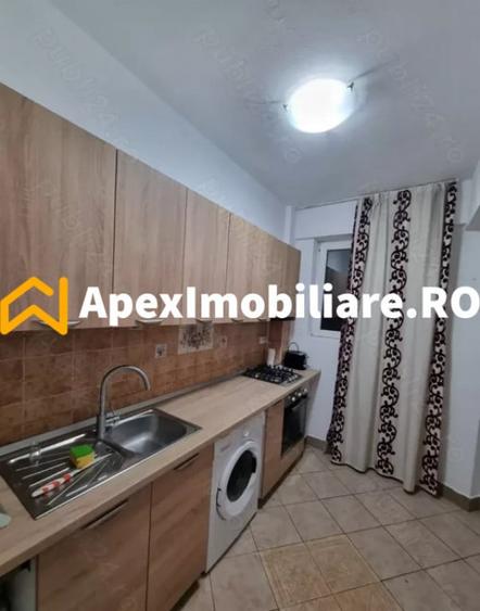 Apartament cu 3 camere semidecomandat în Cișmigiu