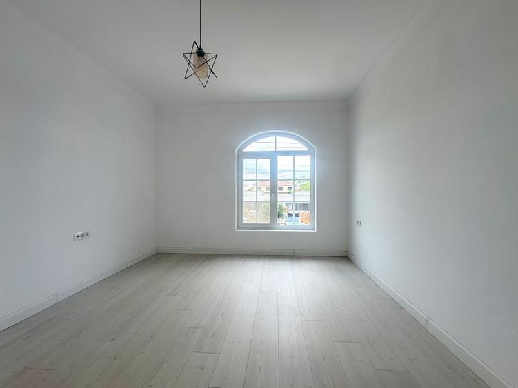 Duplex cu 4 camere cu Canalizare în Moșnița Nouă