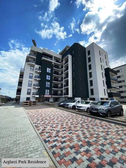 Apartament cu 6 camere semidecomandat în Metalurgiei