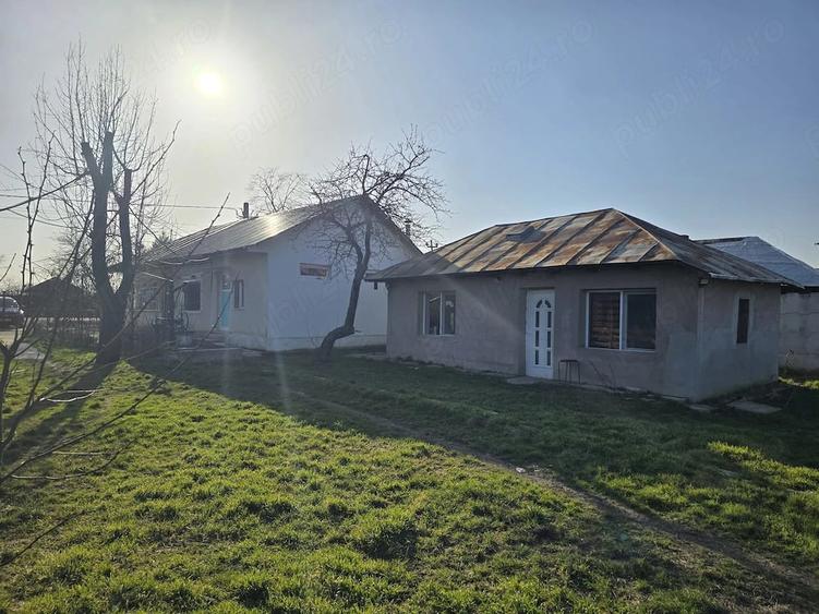 Casă cu Teren 1200 Mp în Blejești