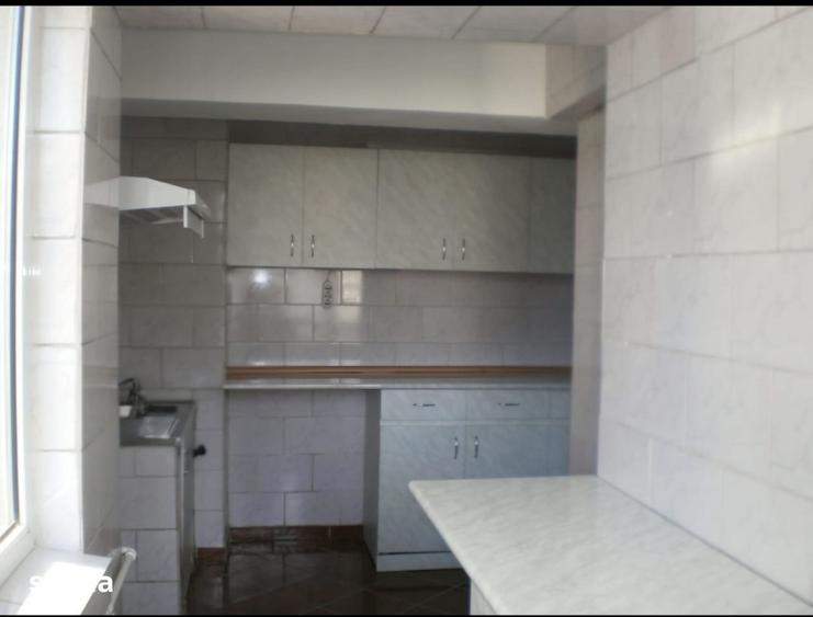 Apartament cu 3 camere decomandat în Decebal