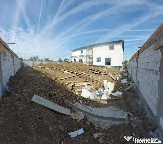 Casă cu 5 camere cu Teren 400 Mp în Central