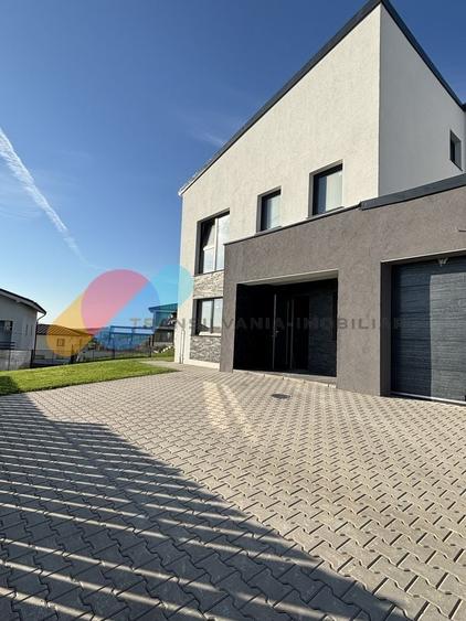 Duplex cu 4 camere cu Canalizare în Dezmir