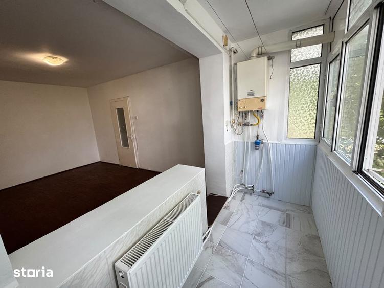 Bacau, apartament cu 3 camere, aproape de centru - 9