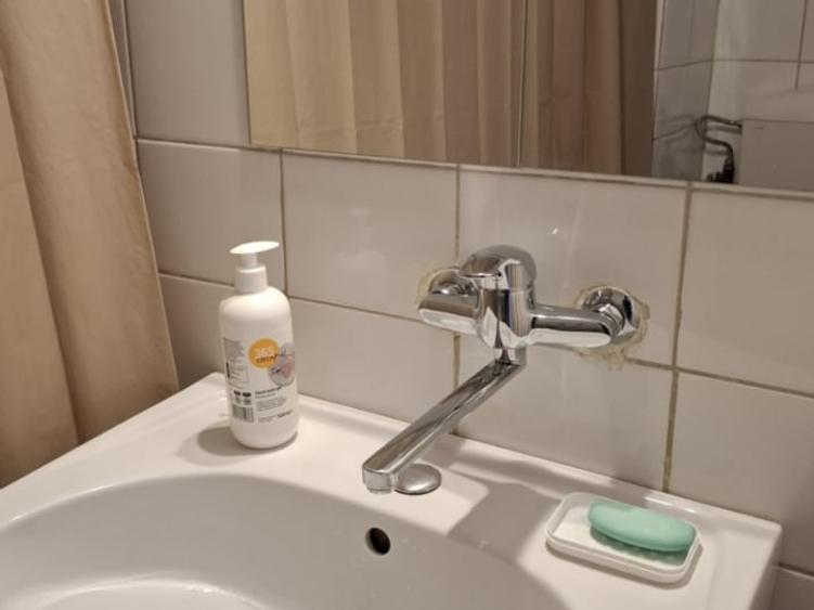 Apartament cu 2 camere semidecomandat, mobilat în Victoriei