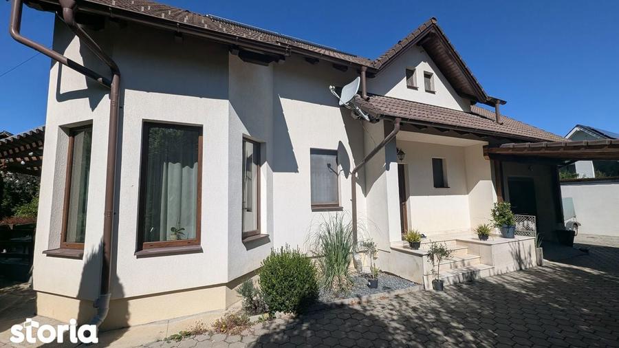 Casă cu 5 camere cu Teren 1500 Mp în Central