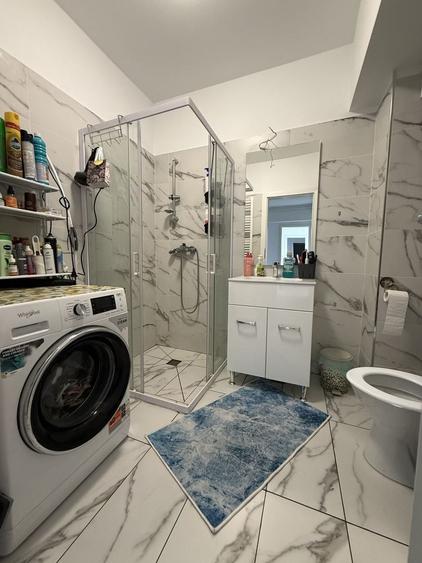 Apartament cu 3 camere semidecomandat, mobilat în Rahova