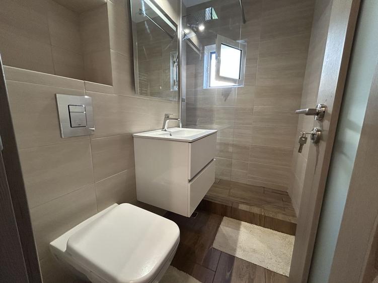 Apartament cu 2 camere semidecomandat, mobilat în Central