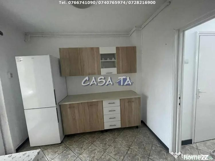 Apartament cu 4 camere decomandat în Central