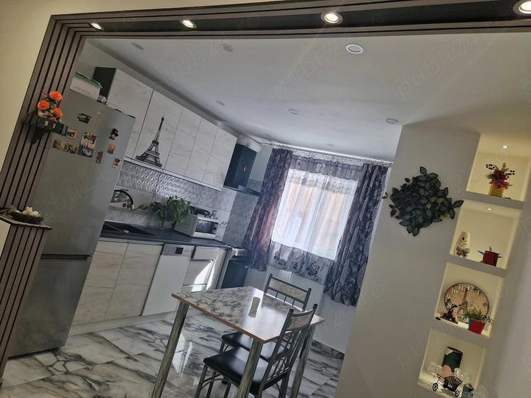 Apartament cu 2 camere semidecomandat în Cetate