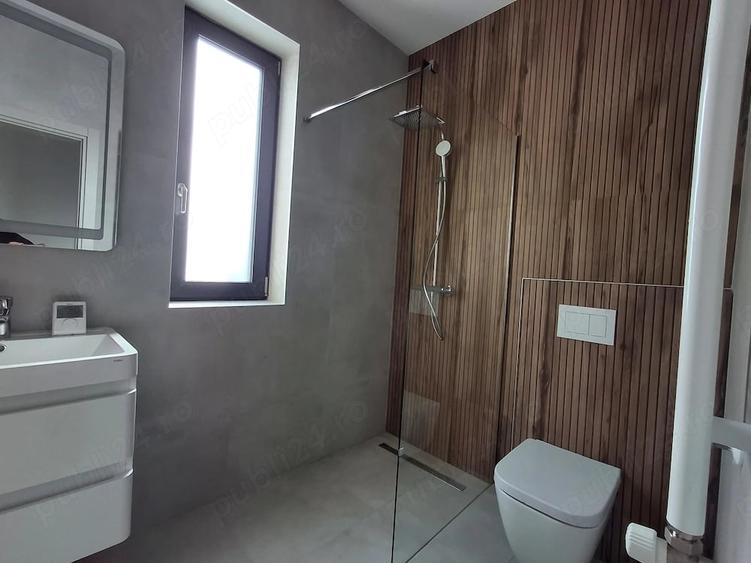 Casă cu 7 camere cu Teren 500 Mp în Bucium