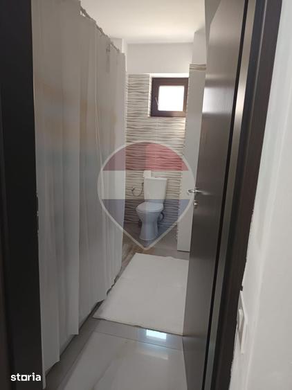 Apartament cu 2 camere semidecomandat în Baza 3