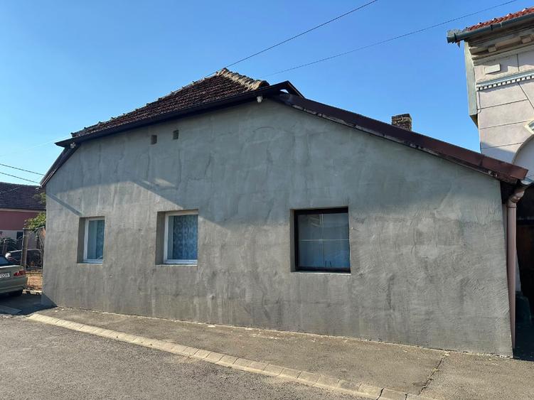 Casă individuală cu 4 camere cu Teren 229 Mp în Boul Roșu