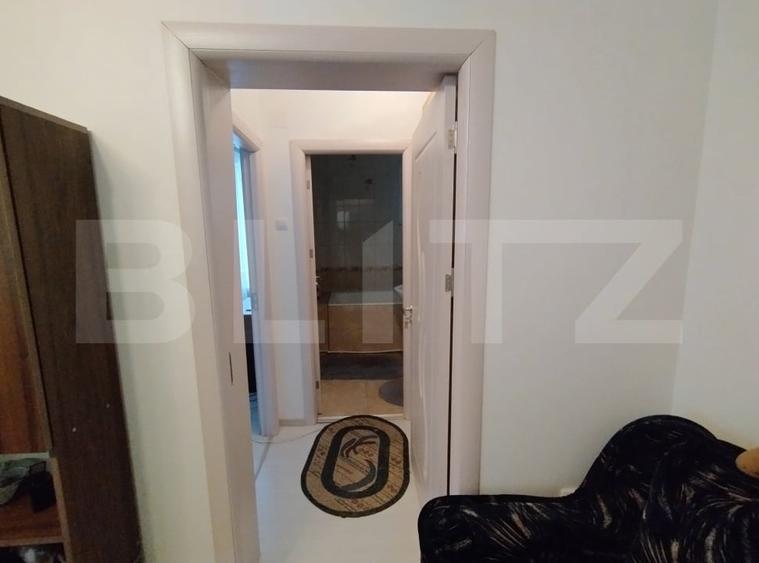 Apartament cu 2 camere semidecomandat, mobilat în Rovine