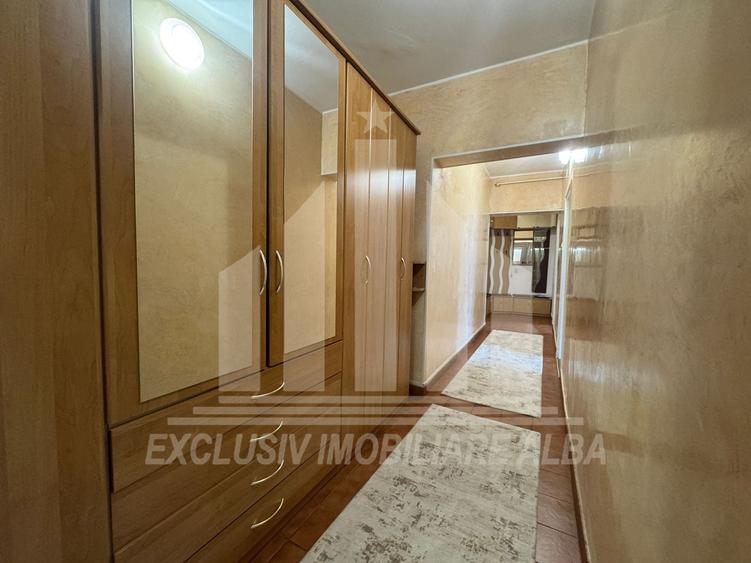 Apartament cu 3 camere decomandat, mobilat în Cetate
