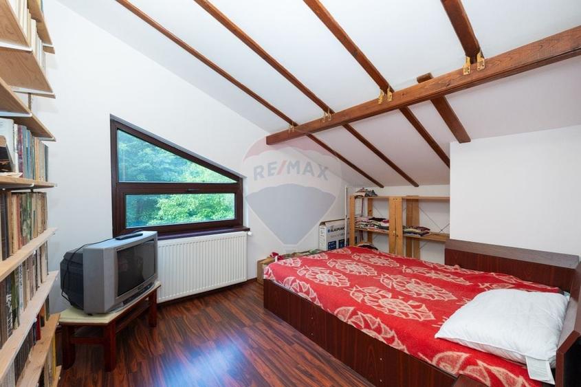 Casă individuală cu 5 camere cu Teren 2340 Mp în Bălilești