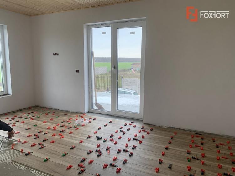 Casă individuală cu 5 camere cu Canalizare în Pișchia