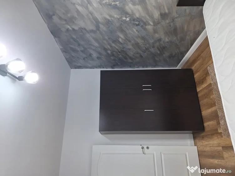 Apartament cu 3 camere decomandat în Aleea Trandafirilor