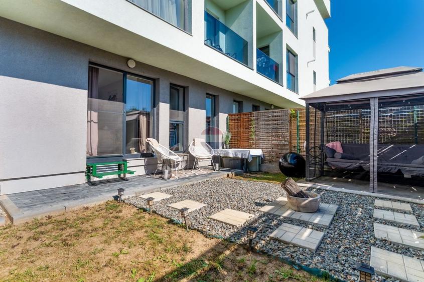 Apartament cu 2 camere semidecomandat, mobilat în Florești